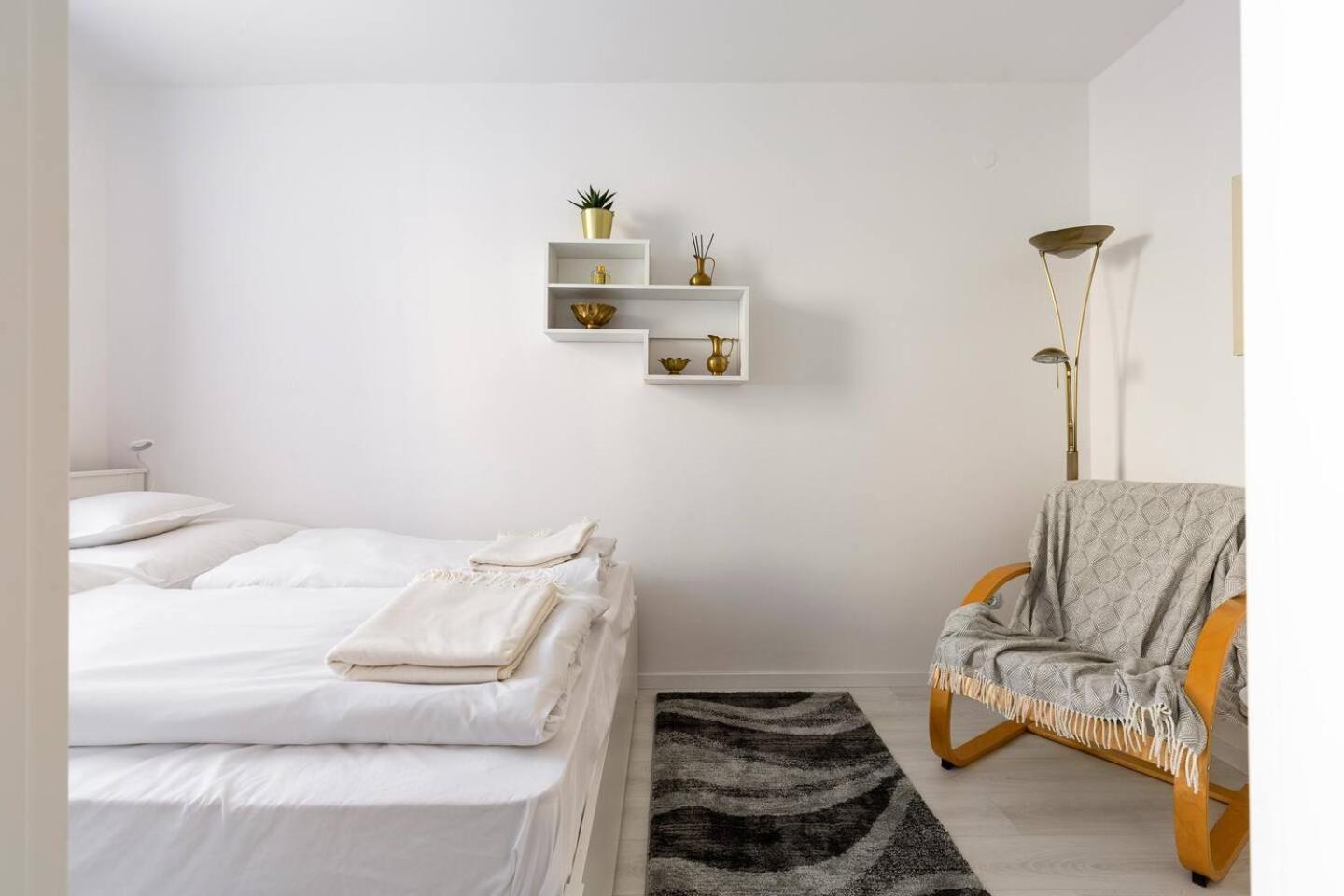 Flat White Apartment Budapest Ngoại thất bức ảnh